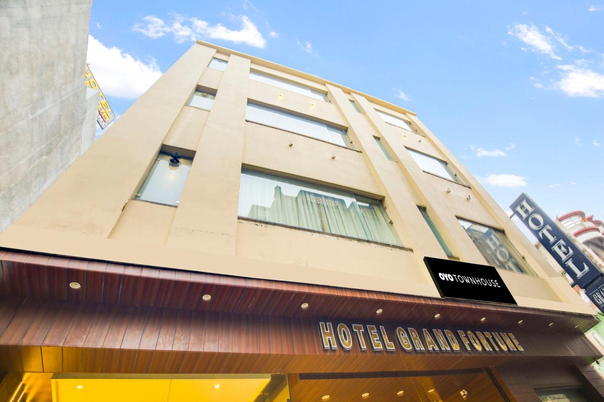 Super Townhouse Grand Fortune Αμριτσάρ Εξωτερικό φωτογραφία