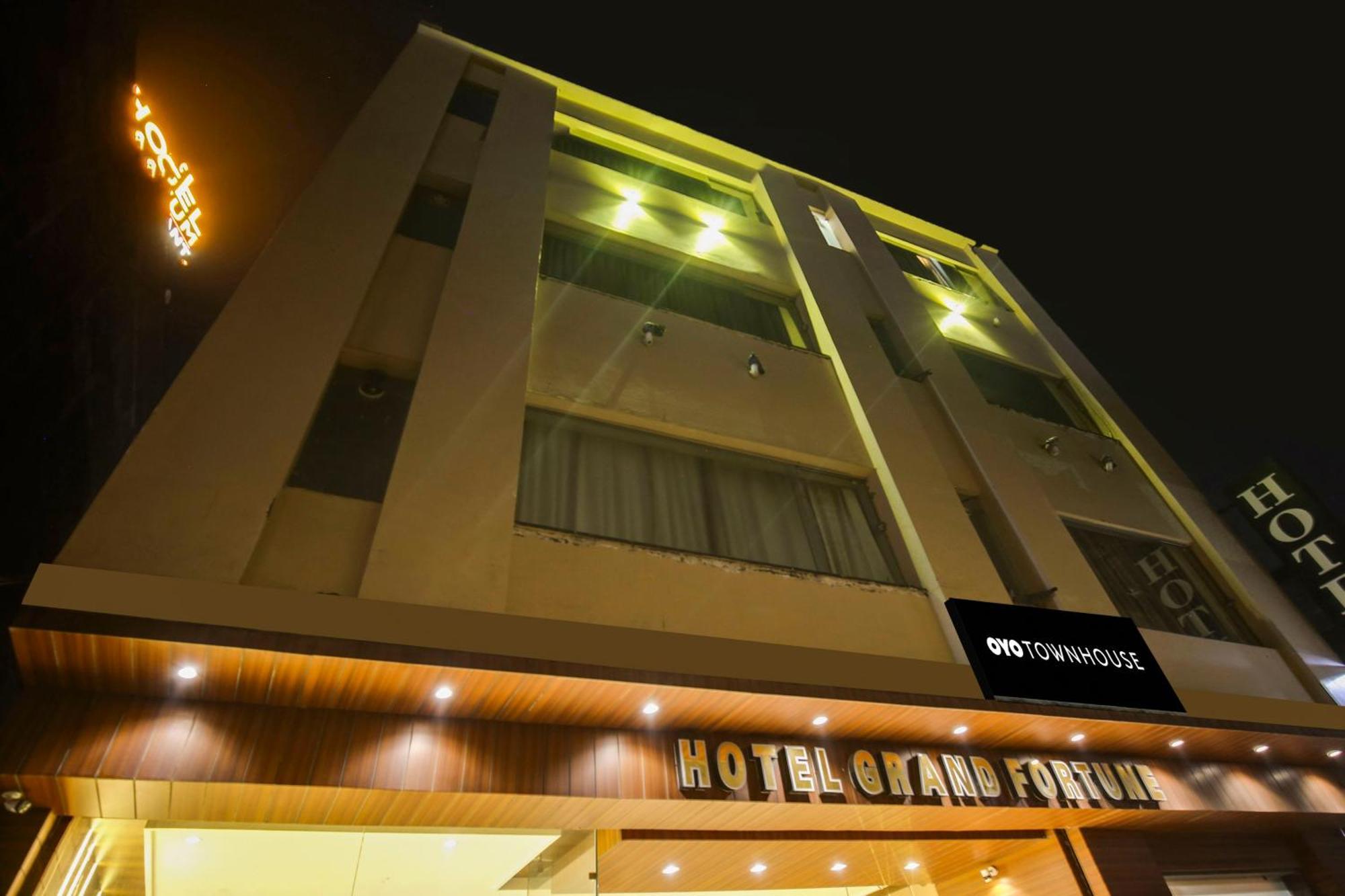 Super Townhouse Grand Fortune Αμριτσάρ Εξωτερικό φωτογραφία